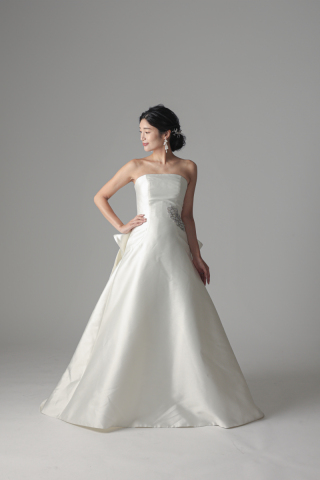 シンプルAライン後ろフリル