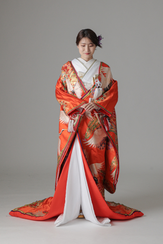 八重重ね 鶴に花/朱赤