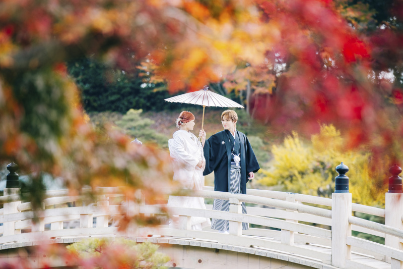 秋色に染まる、ふたりの門出