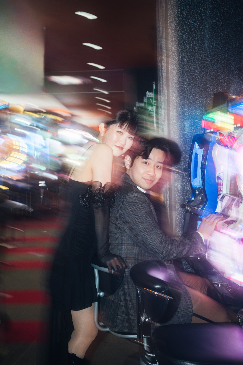 煌めくネオンに溶け込むナイトランデブー