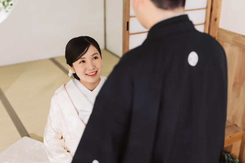 見つめ合うおふたり