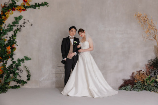 雰囲気の違う2着のドレスで！