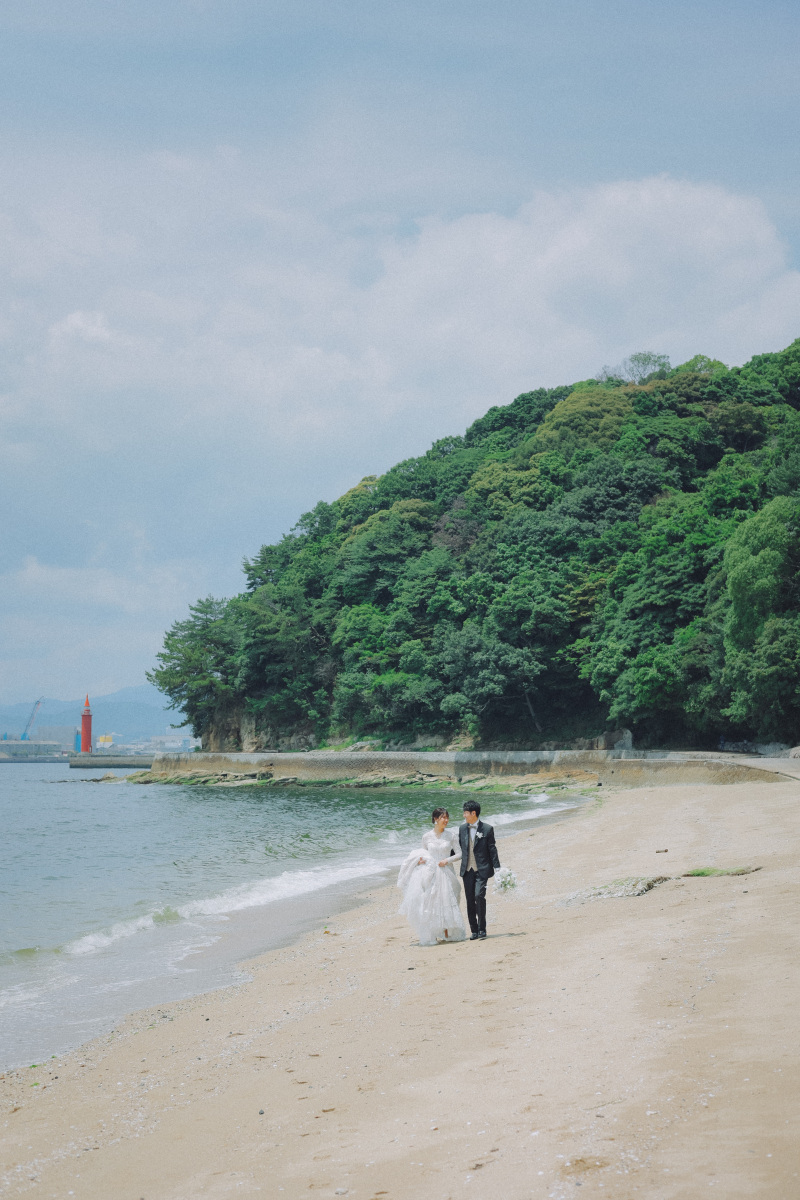 海と山とお二人