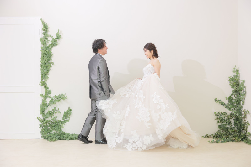 ドレスに動きを持たせて