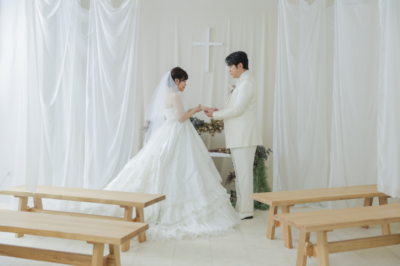 はじめに。厳かな指輪交換