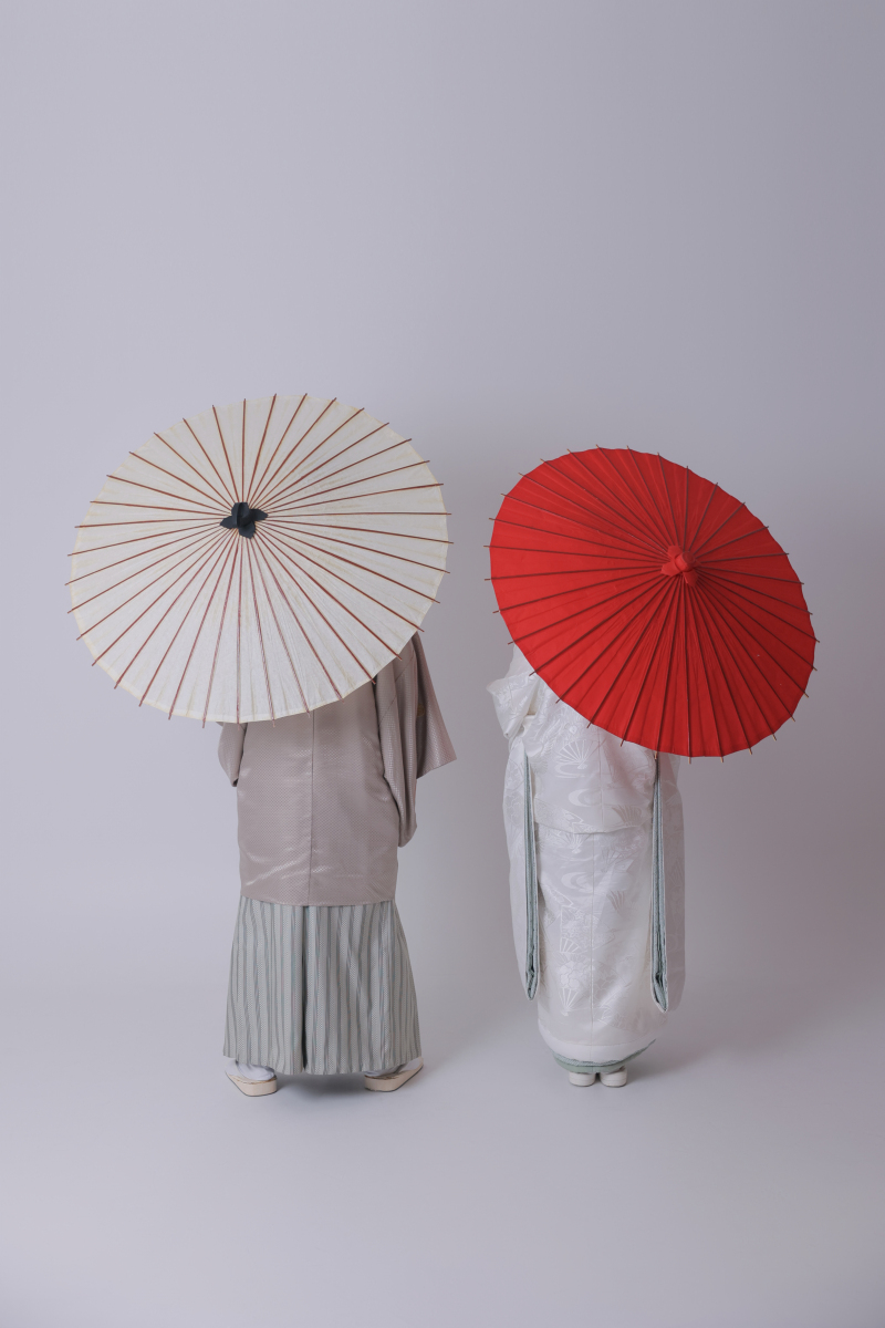 和傘と番傘、二人の未来を照らす