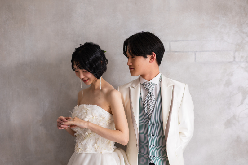 指輪を見つめて