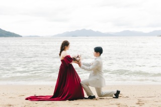 華やかな赤ドレスで♡海岸ロケーション