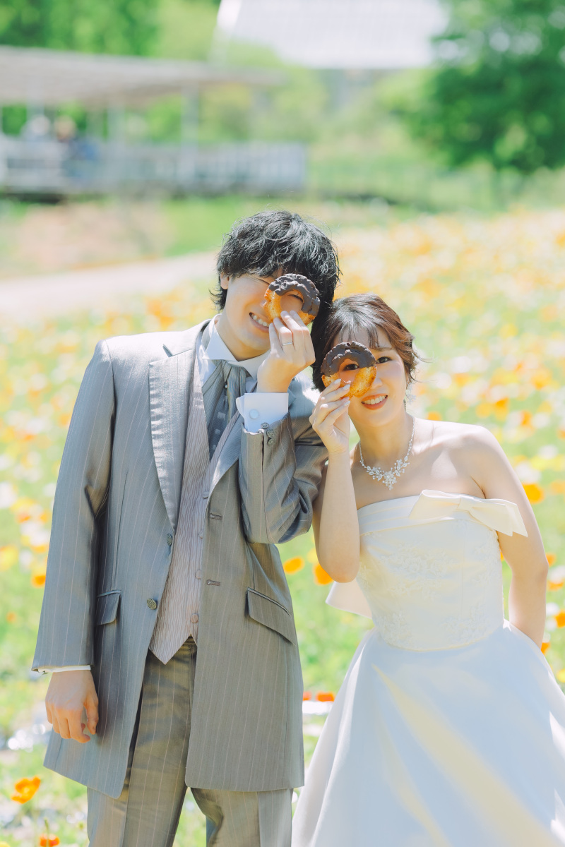 ドーナツからのぞいて…!?