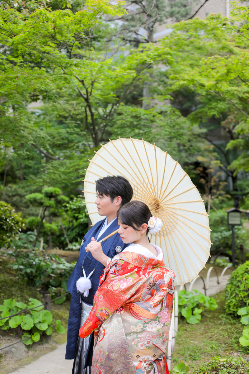 和傘を差した風情ある姿を