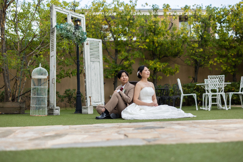 ガーデンで背中合わせて