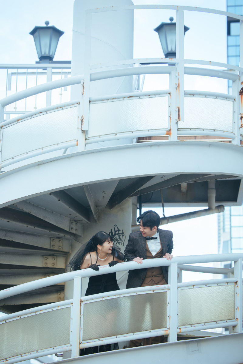 螺旋の階段で交わす、秘密の会話