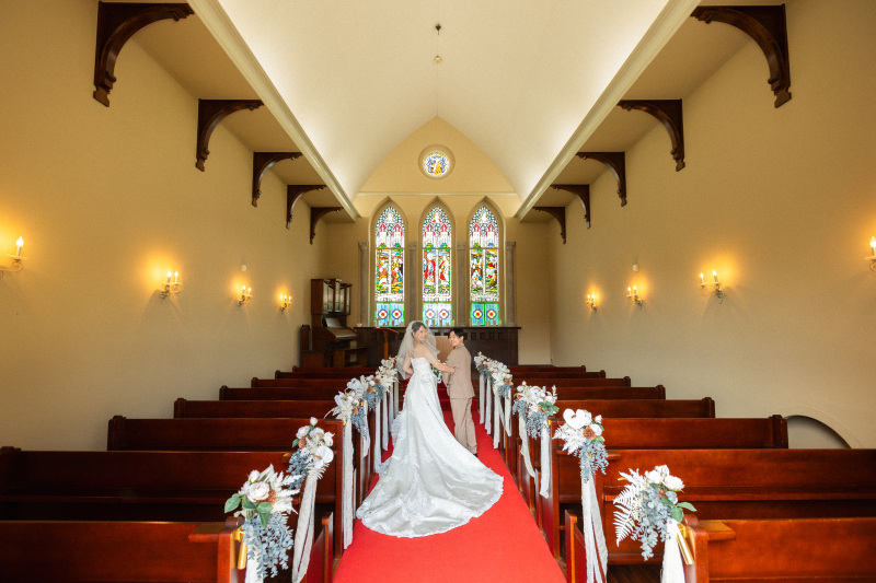 光に包まれた誓いの場所