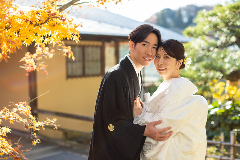 黄金色の紅葉に包まれ