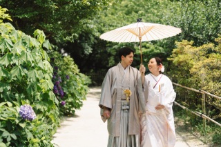 緑に包まれた”縮景園”