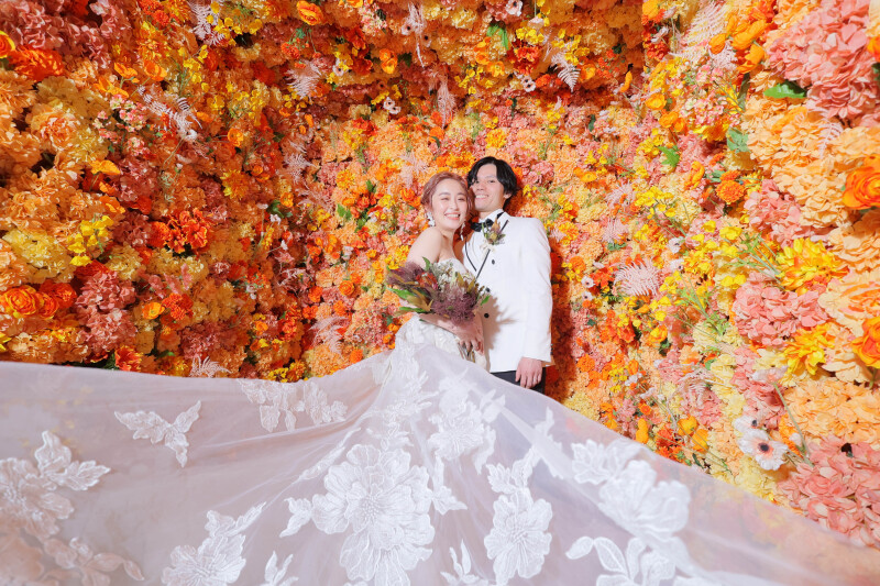 ドレスのトレーンを活かして