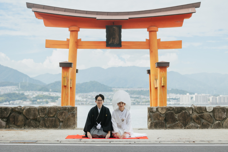 純白の装い、綿帽子に包まれて