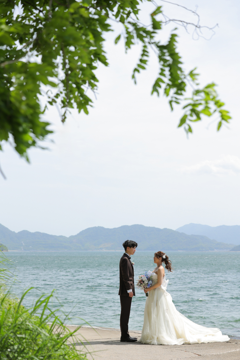 向かい合わせで