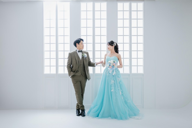 手を取り合う幸せの瞬間