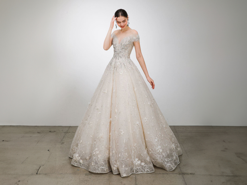 世界の有名インポートドレスをセレクト