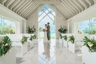 チャペルとビーチで撮影しました！