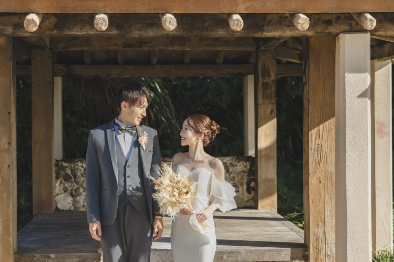 沖縄らしい公園のベンチで