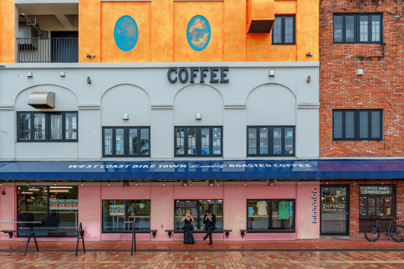 アメリカンビレッジの色合い可愛い♡