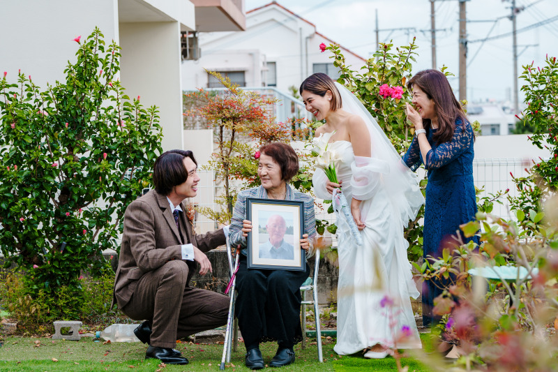 大好きな祖父母にドレス姿を見せたい素敵な新婦様♡