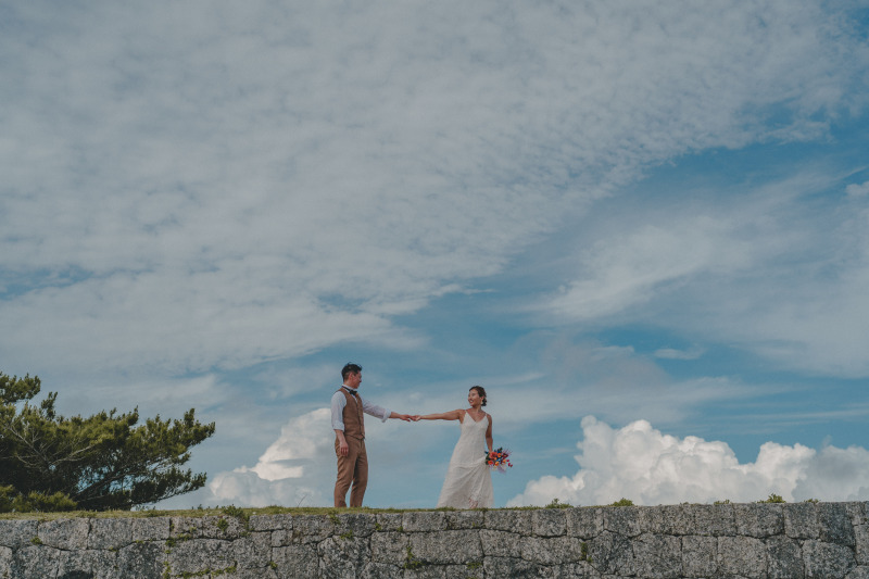 座喜味城址では城壁の上を歩くことができるんです♪