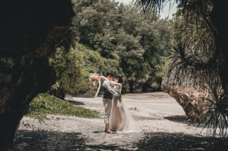 お客様のご要望もあり、シックでお洒落目に撮影しました！写真編集のご要望も明るめからシック、肌補正に天気補正など色々できますのでご安心ください！