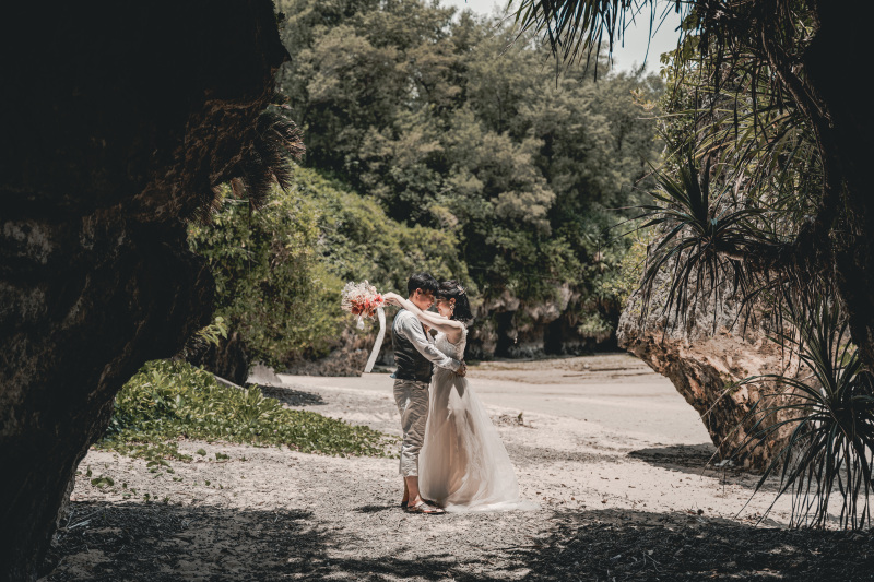 お客様のご要望もあり、シックでお洒落目に撮影しました!写真編集のご要望も明るめからシック、肌補正に天気補正など色々できますのでご安心ください!