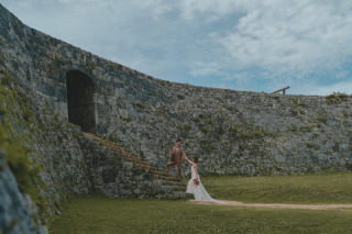 沖縄本島のお好きなビーチと座喜味城跡で撮影できます！