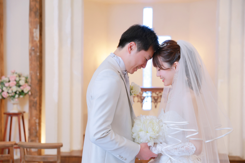 おでこを合わせて