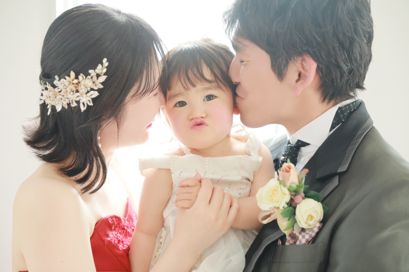 大好きなパパとママに囲まれて♡
