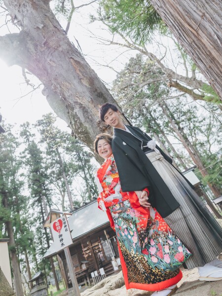 「治田神社」ご神木前で！