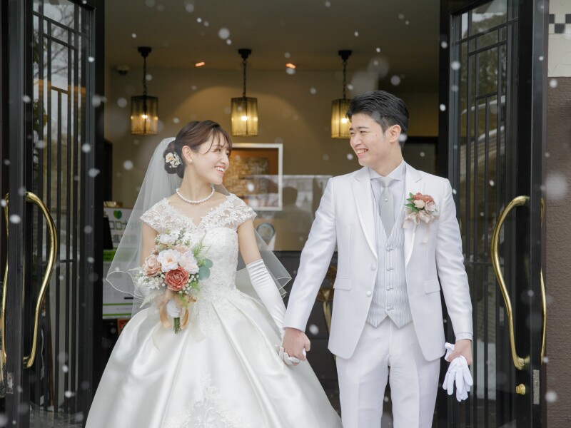 【12月Winterプラン】洋装2着 本格的チャペル&式場ロケーション《衣裳自由に選べて料金アップなし!》