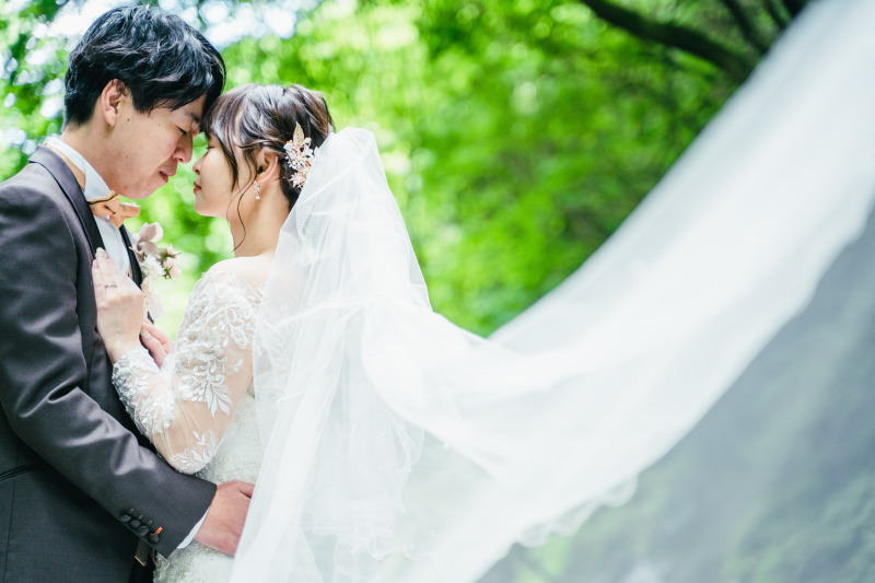 べールを活かしてロマンチックに