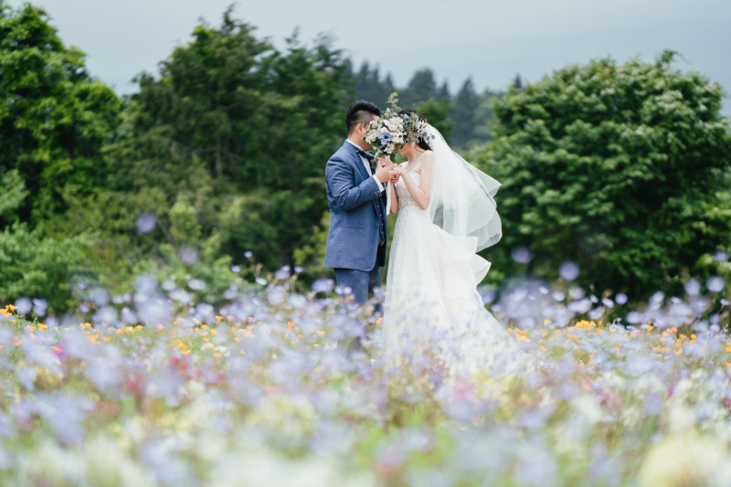 ブーケに隠れて、、、