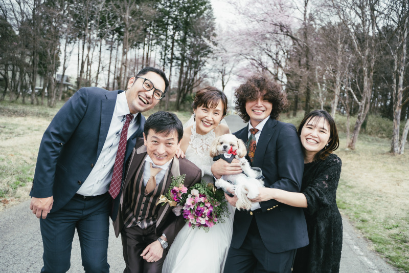 【ファミリーフォトウェディング】ご家族へのプレゼント♡台紙写真付き♡洋装1着ロケーション☆・全修正データ付♪