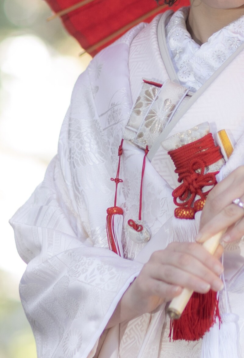 白無垢(小物：差し色赤合わせ)