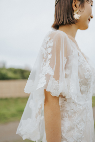 ケープ袖　スレンダードレス