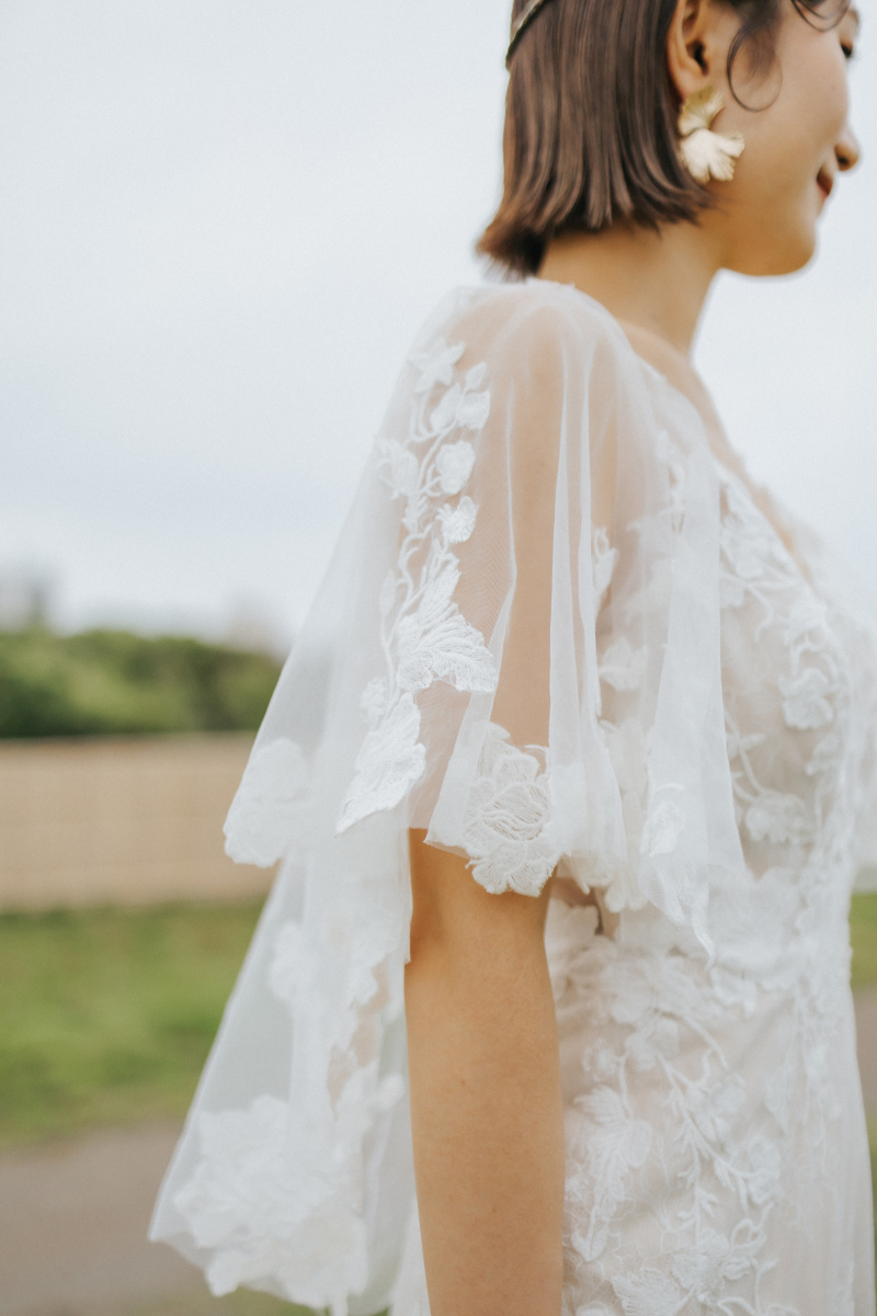 ケープ袖　スレンダードレス