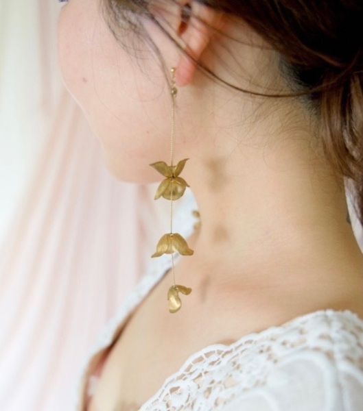 ロングチャーム真鍮ピアス