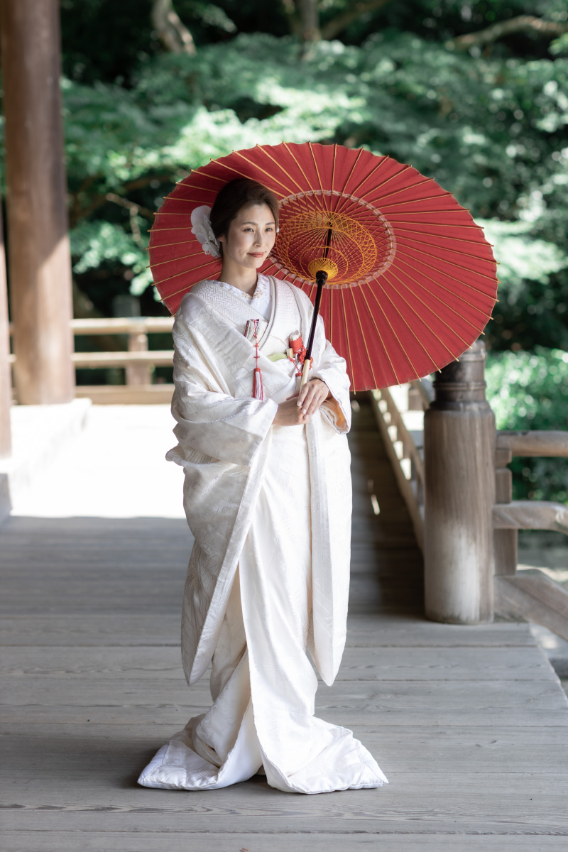 白無垢(小物：差し色赤合わせ)