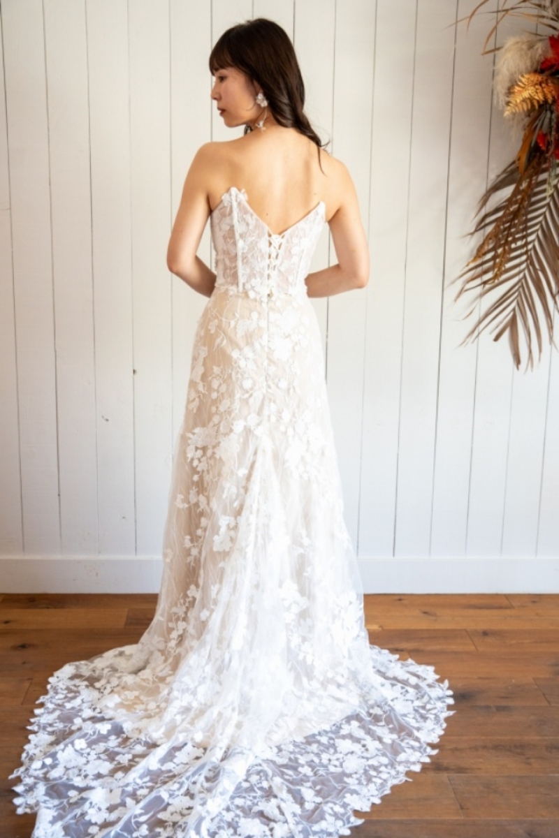 取り外しトレーン付きマーメイドドレス