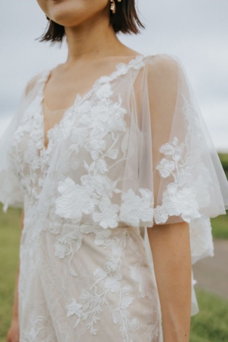 ケープ袖　スレンダードレス