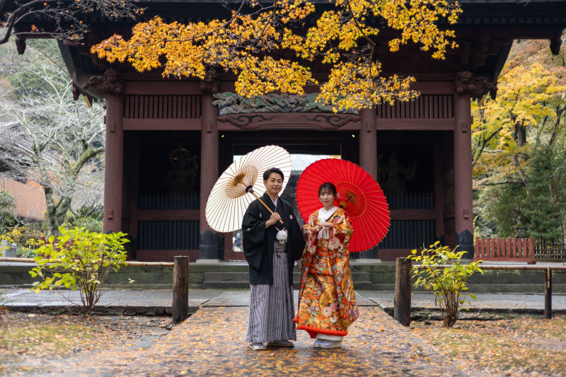 紅葉に包まれたはじまりの一枚