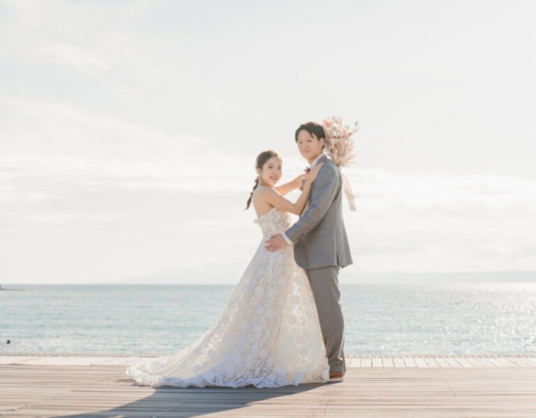 広いビーチロケーションに合うドレス！