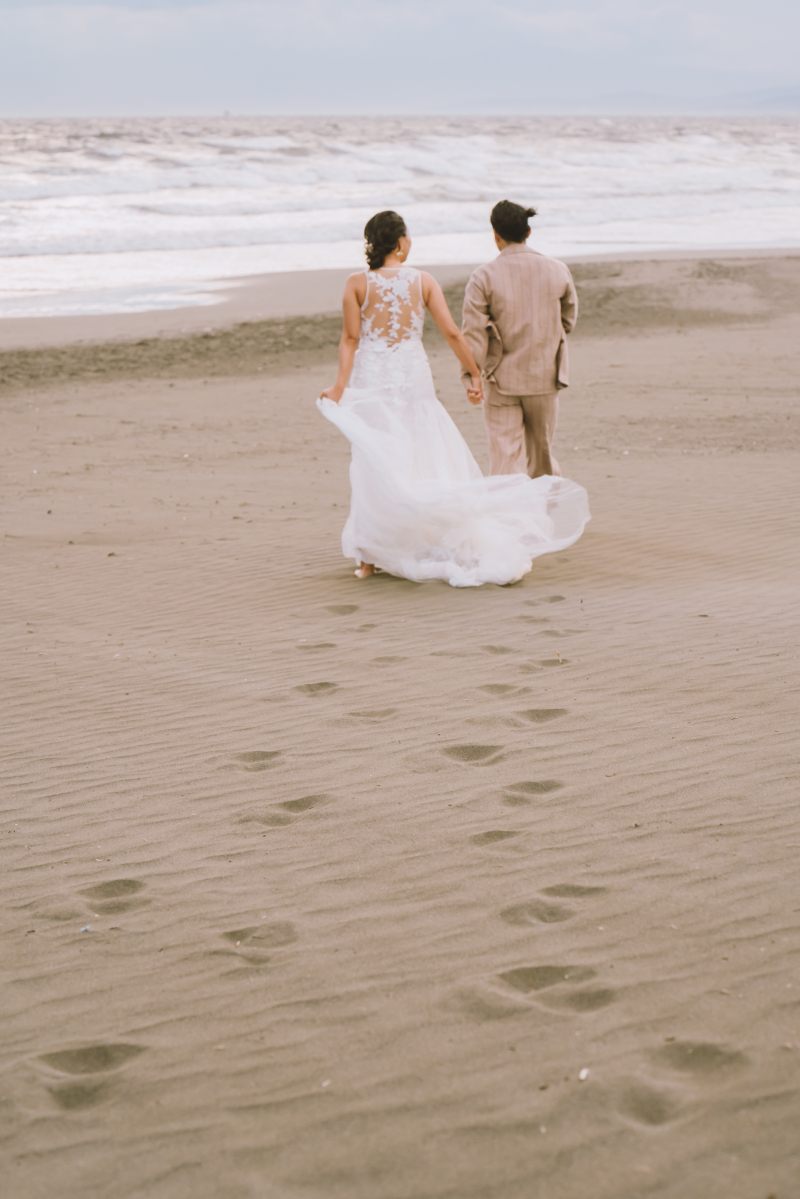 バックの刺繍が美しい