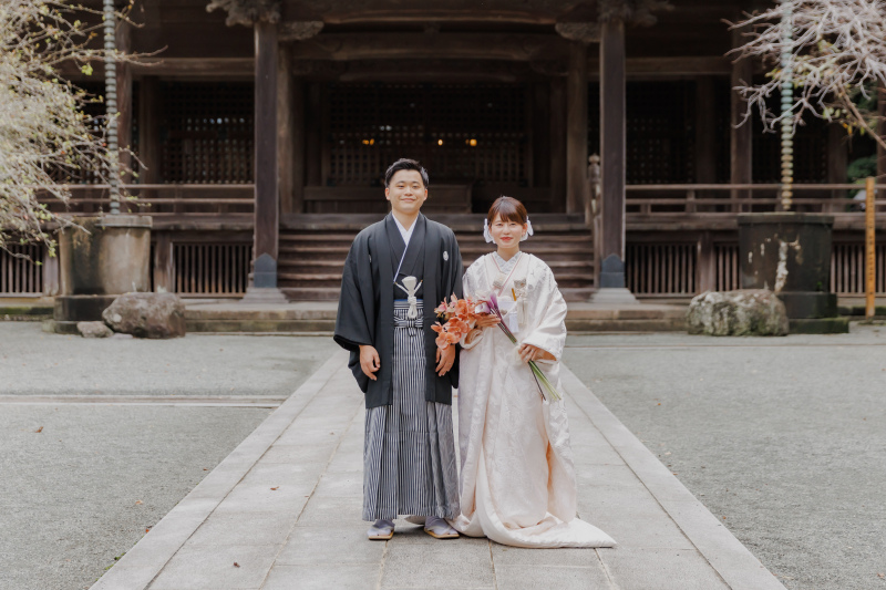 妙本寺を象徴する本堂前で和装撮影スタート